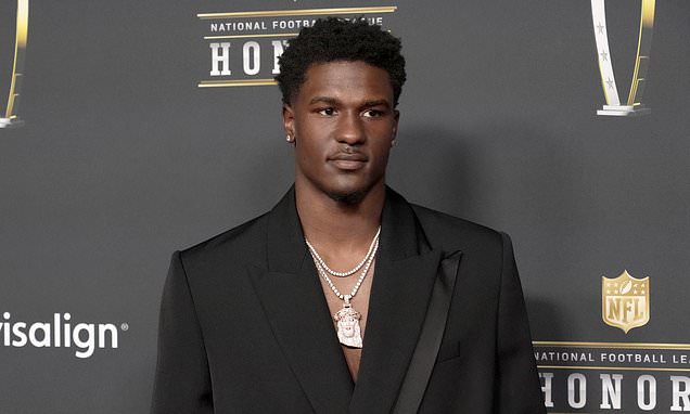 NFL star arrested for aggravated battery with a deadly weapon