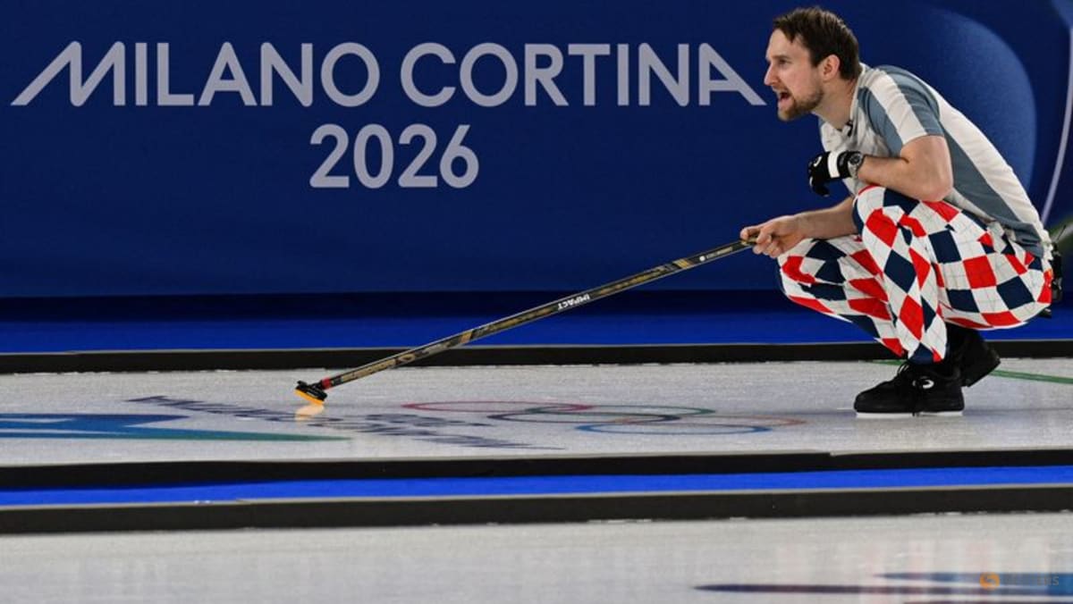 Curling-Fancy pants Norway pay tribute to Ulsrud at Winter Games