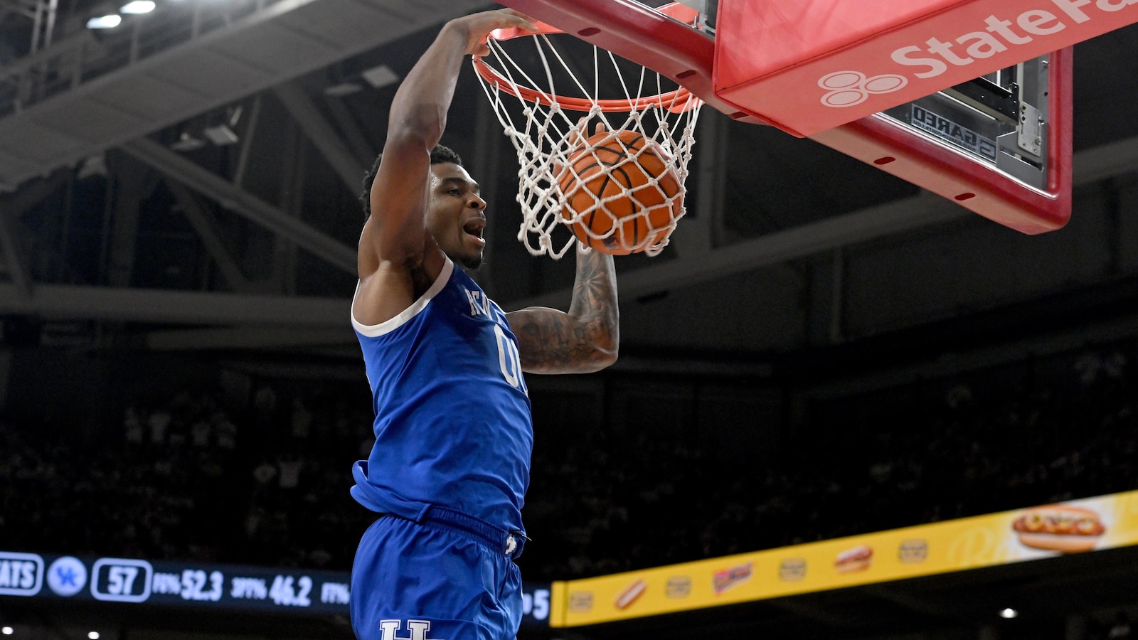 Oweh's 24 points pace Kentucky in 85-77 win at No. 15 Arkansas