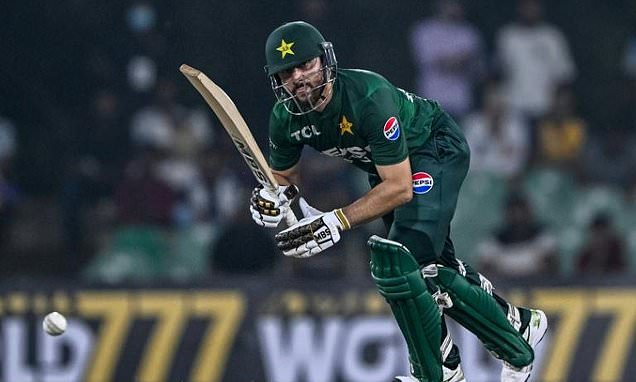 Spin-heavy Pakistan hit form, but India boycott risks early T20 exit