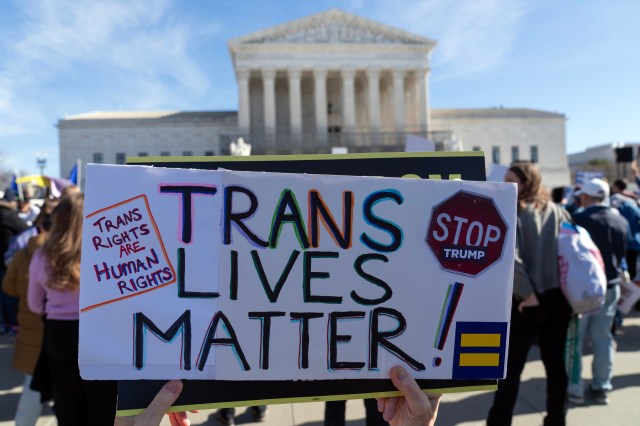 Plastic surgeons group calls for delaying gender-affirming surgery until age 19