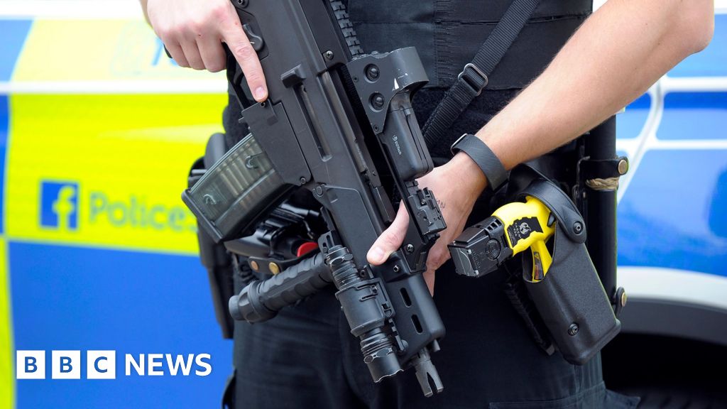 Officers call for Police Scotland cars to be equipped with guns