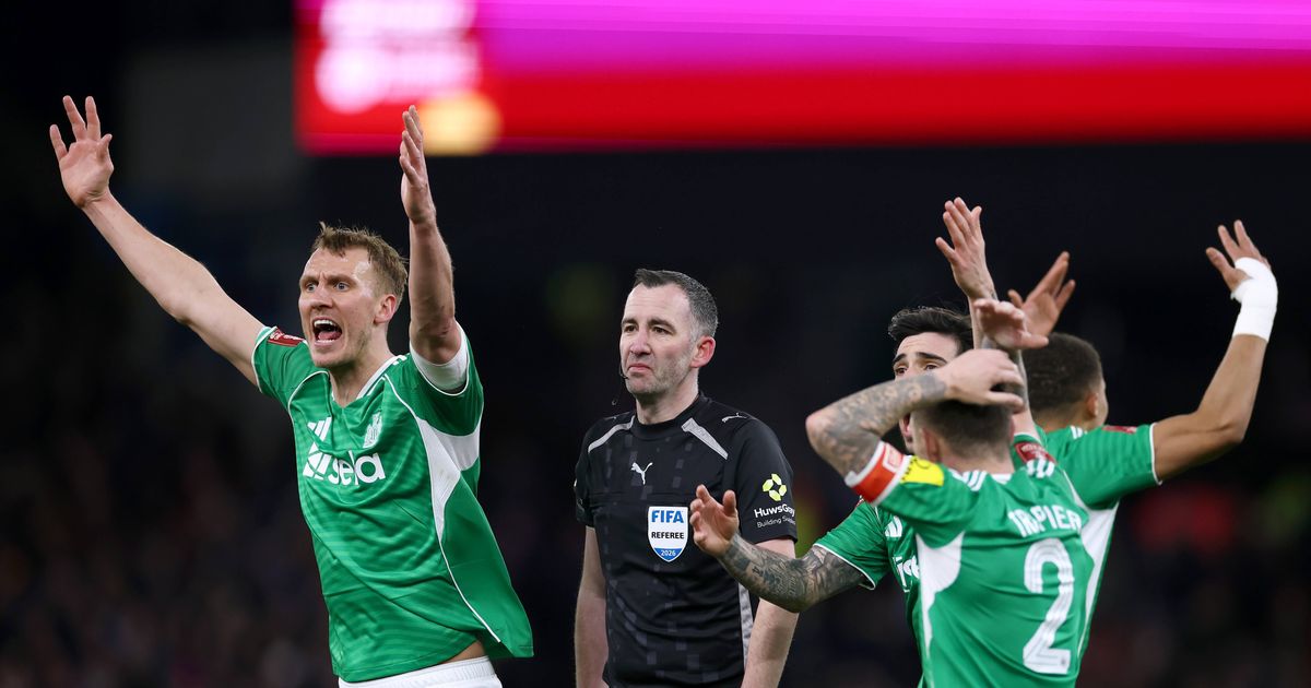 Premier League referee axed after FA Cup game saw 'worst decision ever seen' - Daily Star