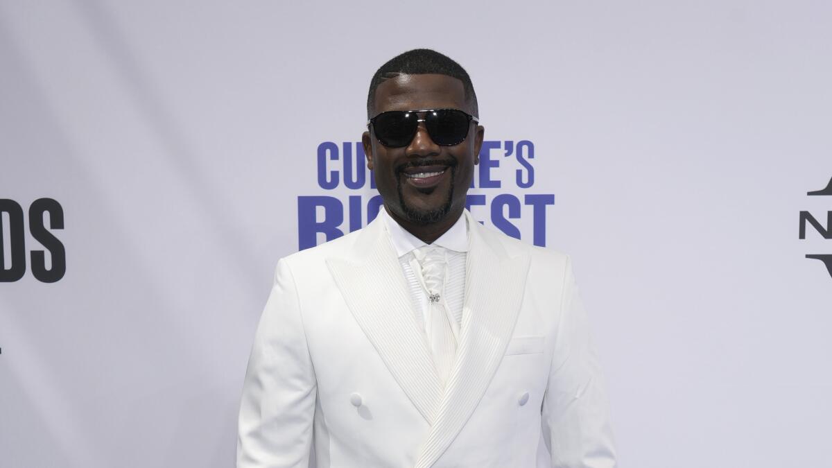 Ray J concert video appears to show him with bloody eyes and a device in his chest