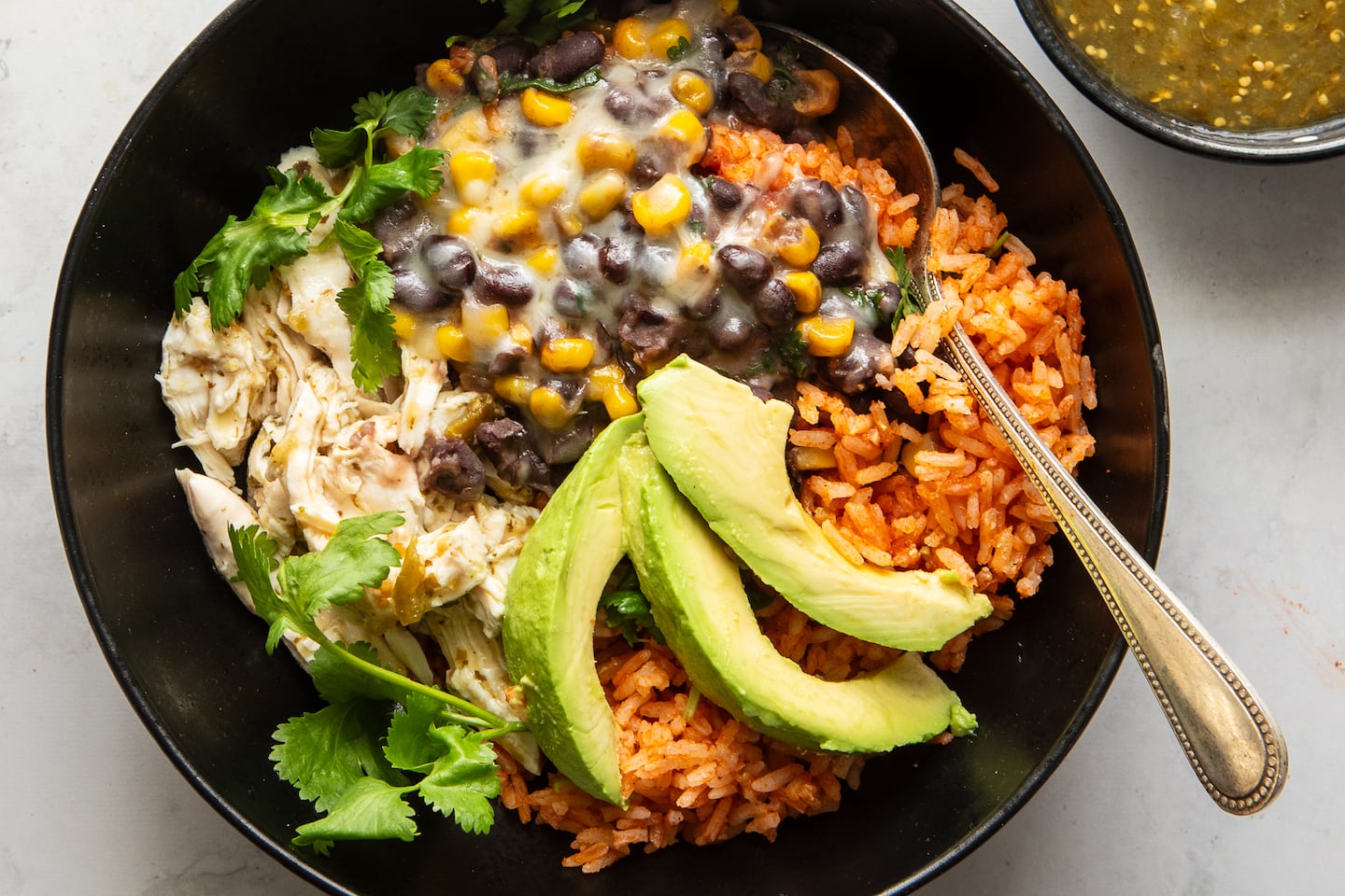 Recipe: At halftime, serve healthy-ish burrito bowls with chicken, rice, and beans - The Boston Globe