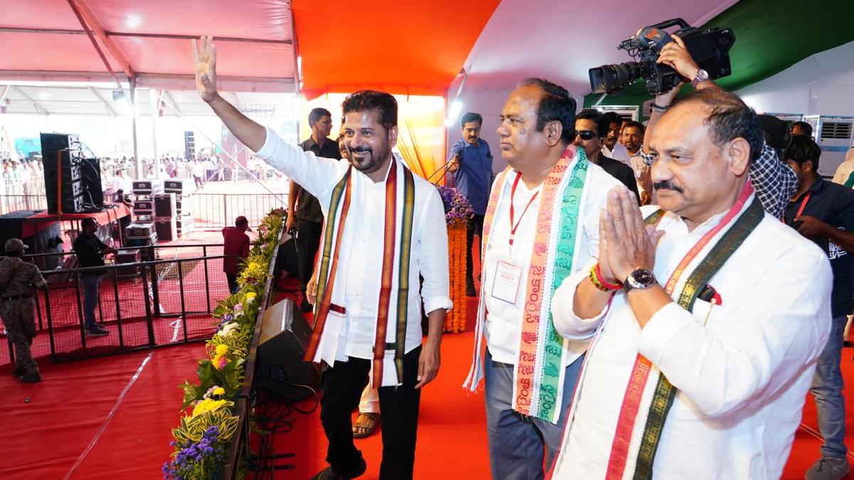 Kishan Reddy shielding KCR and KTR: Revanth