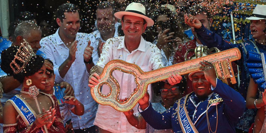 Let the revelry begin: Rio mayor hands city's key to King Momo as Carnival kicks off