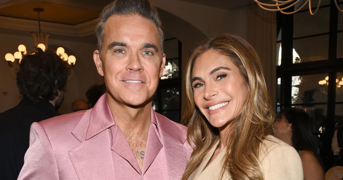 Robbie Williams shares snaps of rarely seen kids as he gives insight to family life - The Mirror