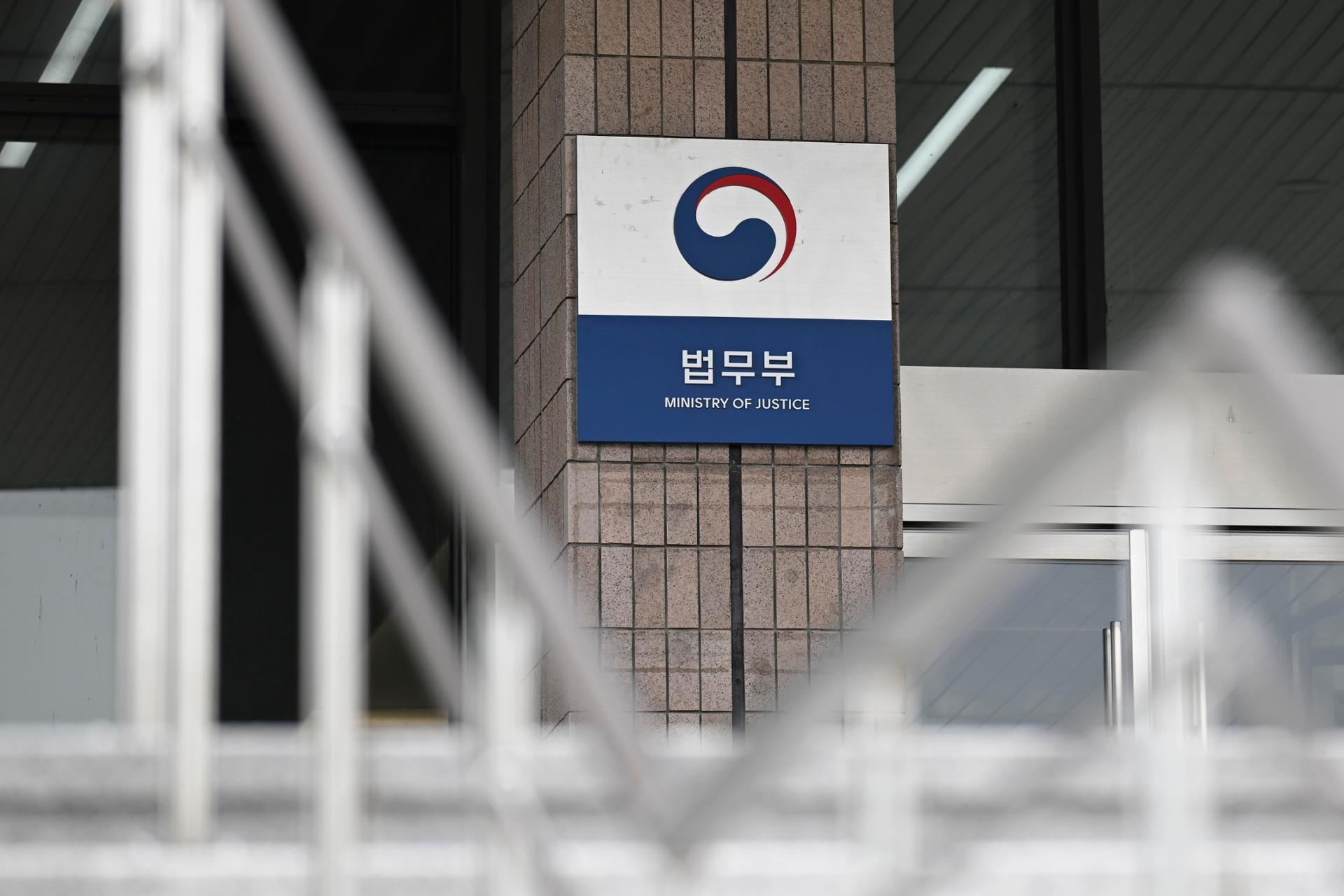 Russians lead asylum applications in S. Korea for 3rd year in 2025 - The Korea Times