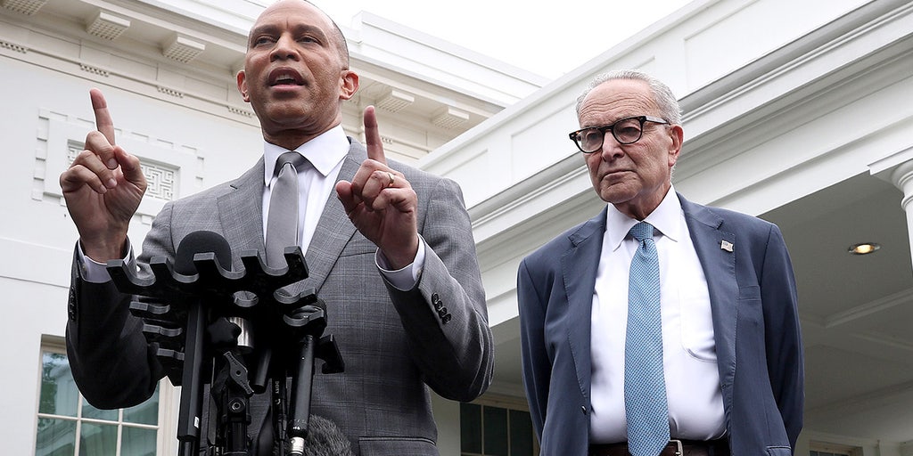Schumer, Jeffries trash Trump's DHS proposal as 'incomplete and insufficient'