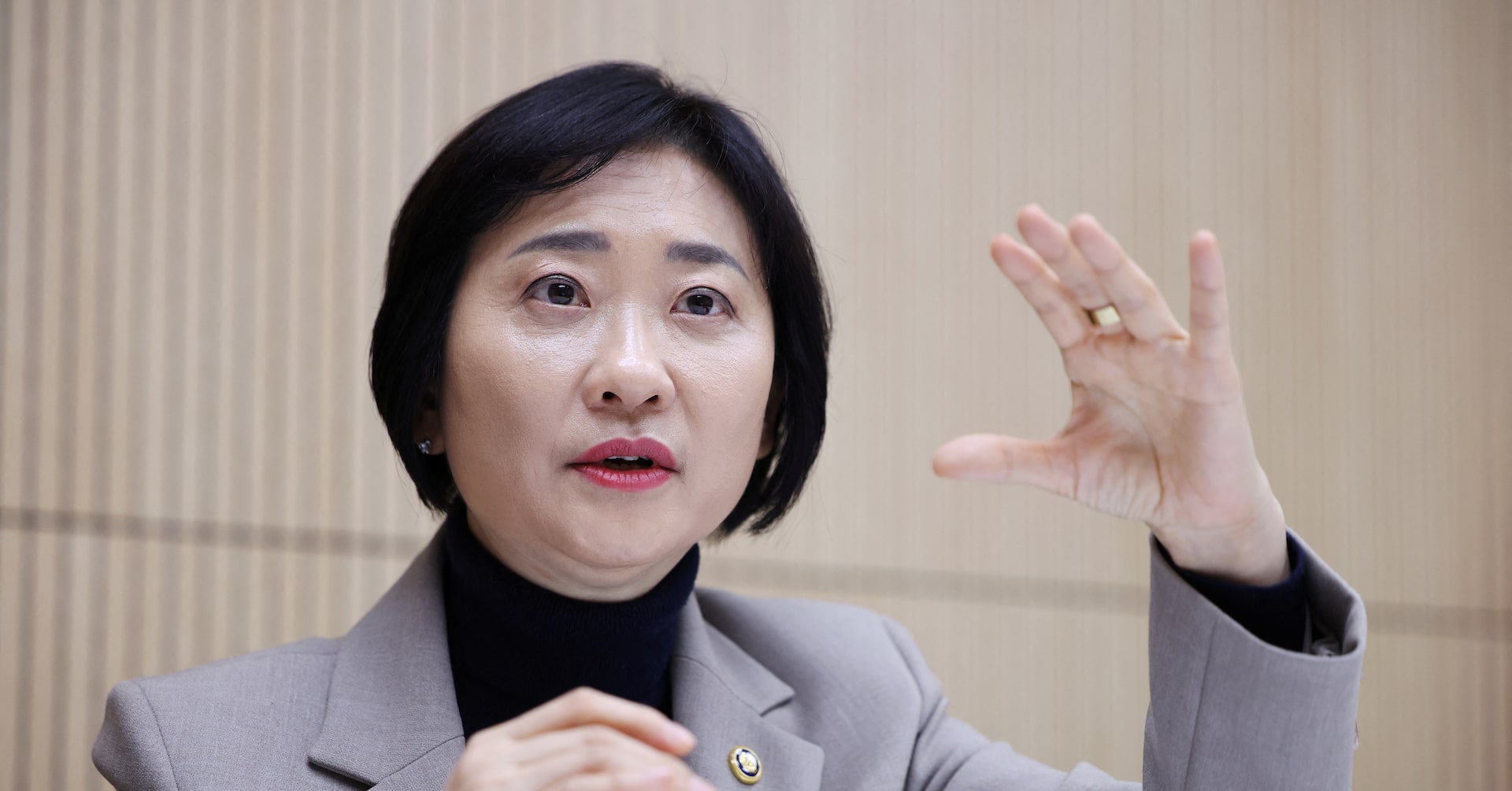 Exclusive: South Korea eyes dollar bond issuance for pension fund this year