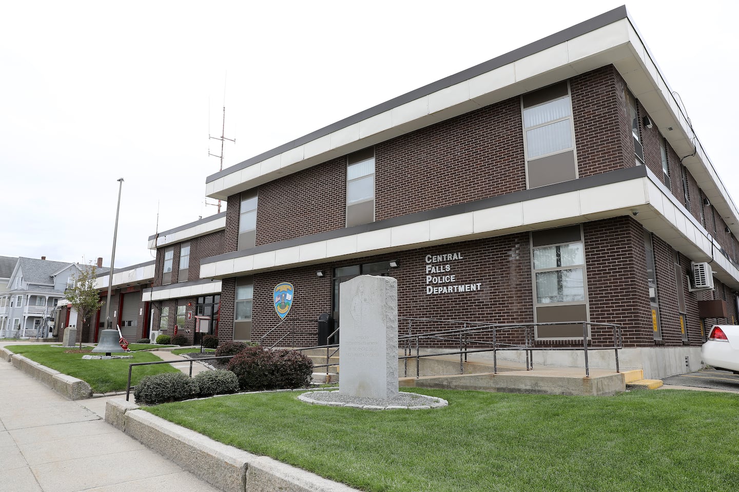 Teens arrested after 5 people are injured in Central Falls stabbing - The Boston Globe