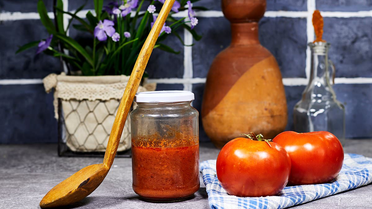 Tomatoes could soon be stripped from pasta sauces, food bosses warn