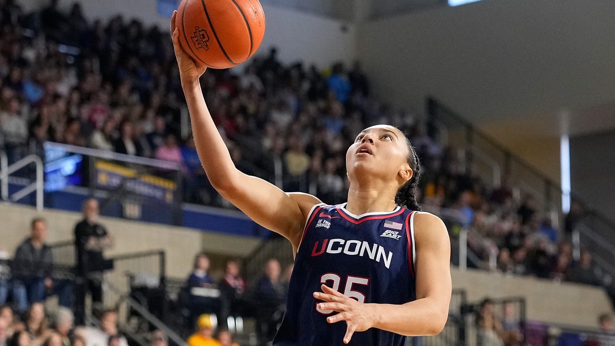 UConn leads first top 16 seed projection for women's NCAA Tournament