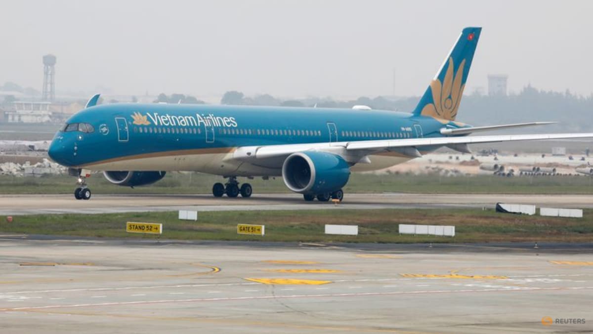 Vietnamese airlines sign $30-billion deals for 90 Boeing jets