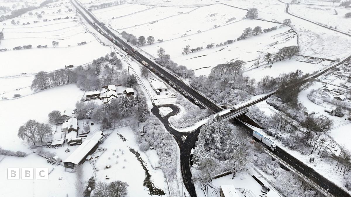 Weather: Snow and ice warnings in place for parts of UK