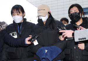 Woman arrested for killings via drug-laced drinks, denies murder intent