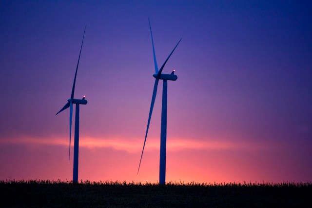 State agencies urge regulators to act quickly so Xcel Energy can tap renewable incentives