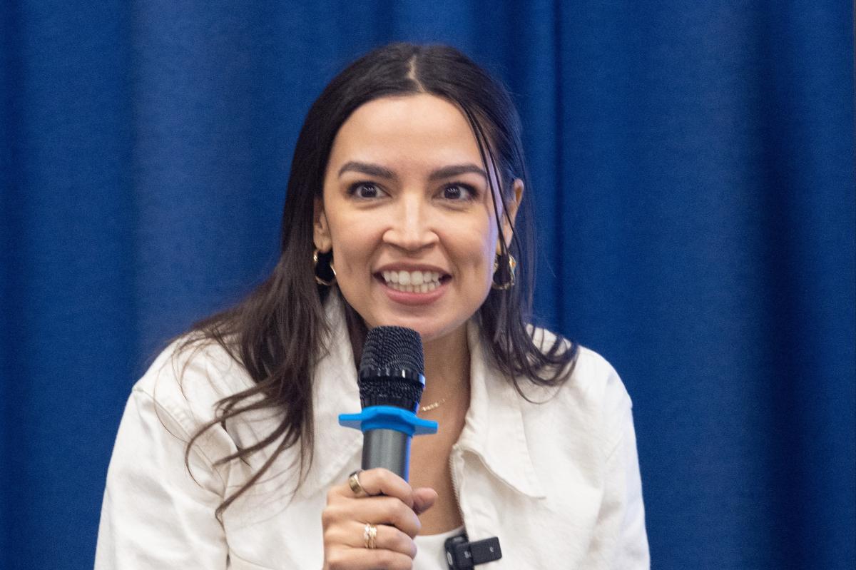 Exclusive | Shrinking socialists: AOC spends $19K on psychiatrist known for ketamine therapy