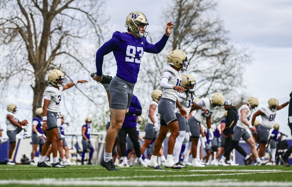 Huskies QB Demond Williams Jr. has new number, fresh look on offense