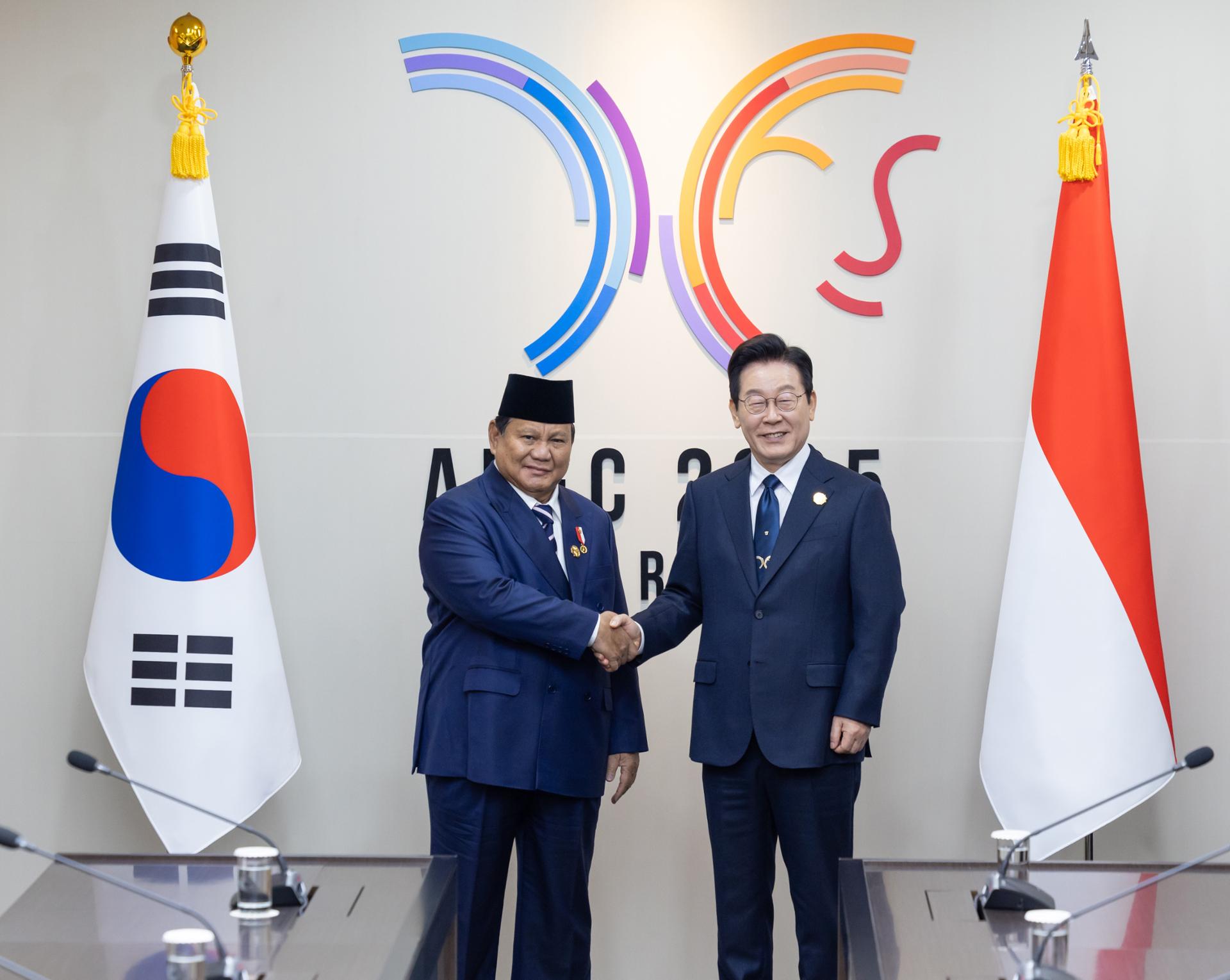 Lee, Indonesia's Prabowo set for summit talks with focus on defense cooperation - The Korea Times