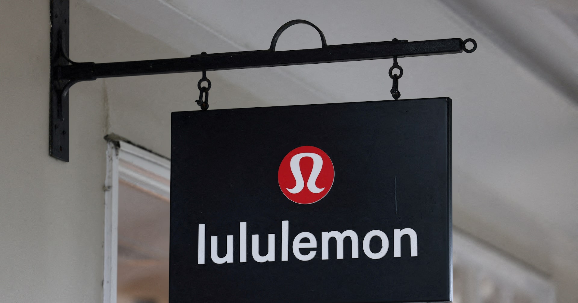 Lululemon convinces US judge to overturn Nike shoe patent verdict